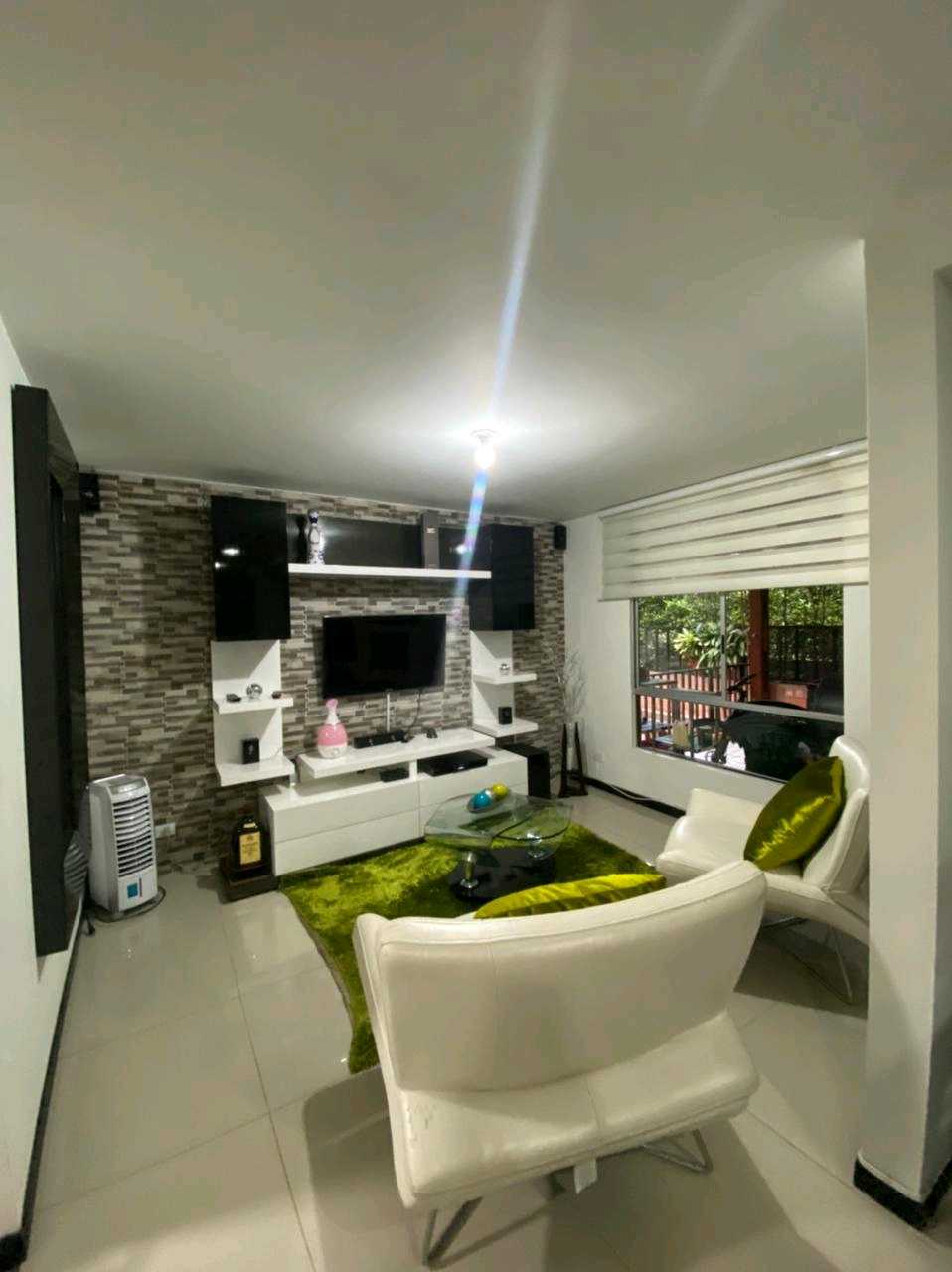 VENDO CASA EN CONDOMINIO FARALLONES DE PANCE  W9686137 ISA-L