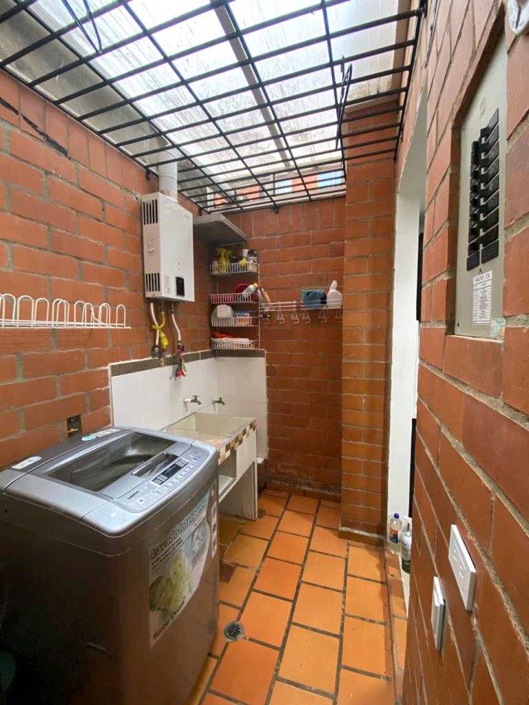 VENDO CASA EN CONDOMINIO FARALLONES DE PANCE  W9686137 ISA-L