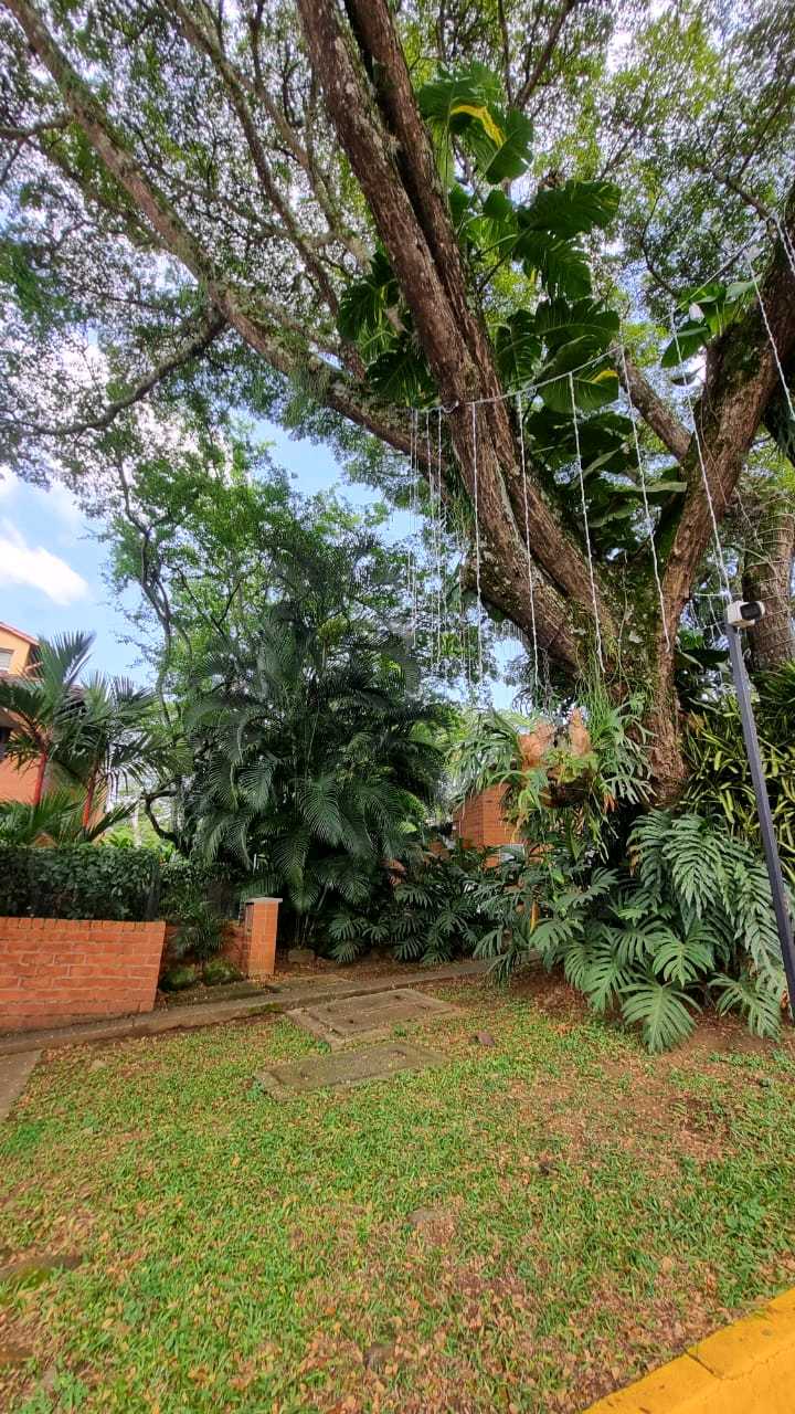 VENDO CASA EN CONDOMINIO FARALLONES DE PANCE  W9686137 ISA-L