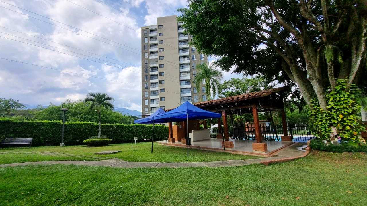 VENDO CASA EN CONDOMINIO FARALLONES DE PANCE  W9686137 ISA-L