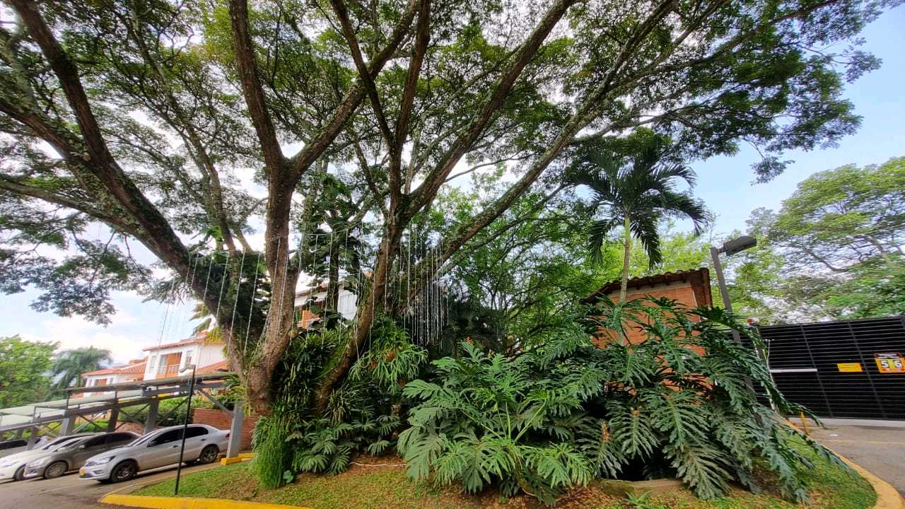 VENDO CASA EN CONDOMINIO FARALLONES DE PANCE  W9686137 ISA-L