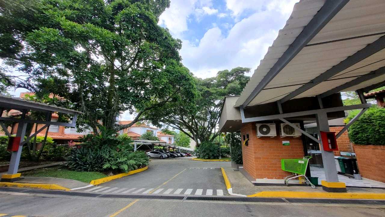 VENDO CASA EN CONDOMINIO FARALLONES DE PANCE  W9686137 ISA-L