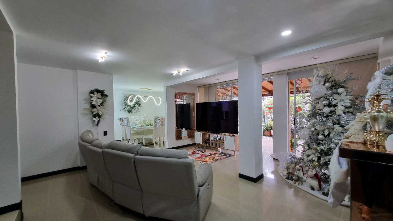 VENDO CASA EN CONDOMINIO FARALLONES DE PANCE  W9686199 isa-n