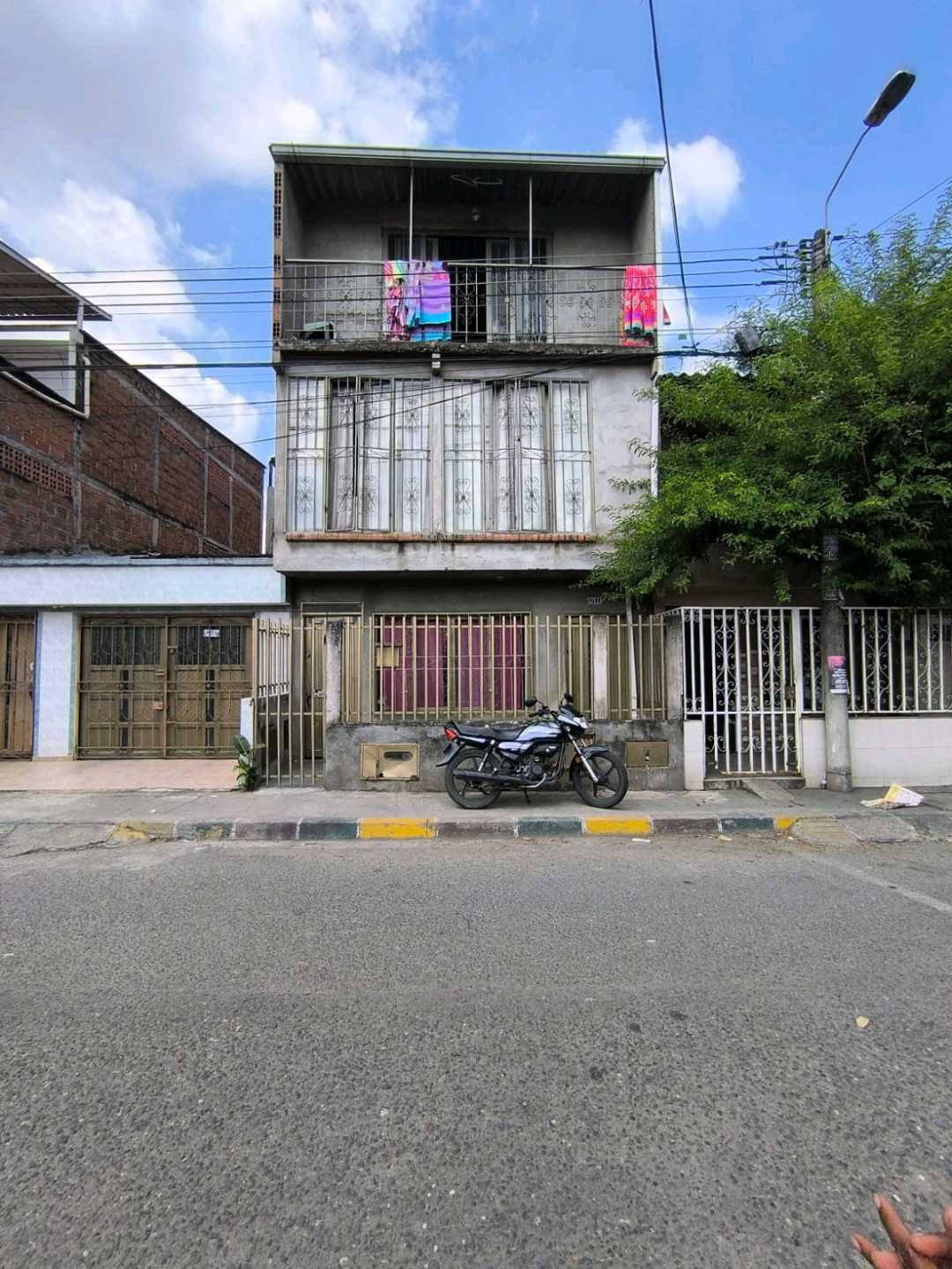 Vendo casa en el barrio ciudad cordoba ( Calle Vehicular )
