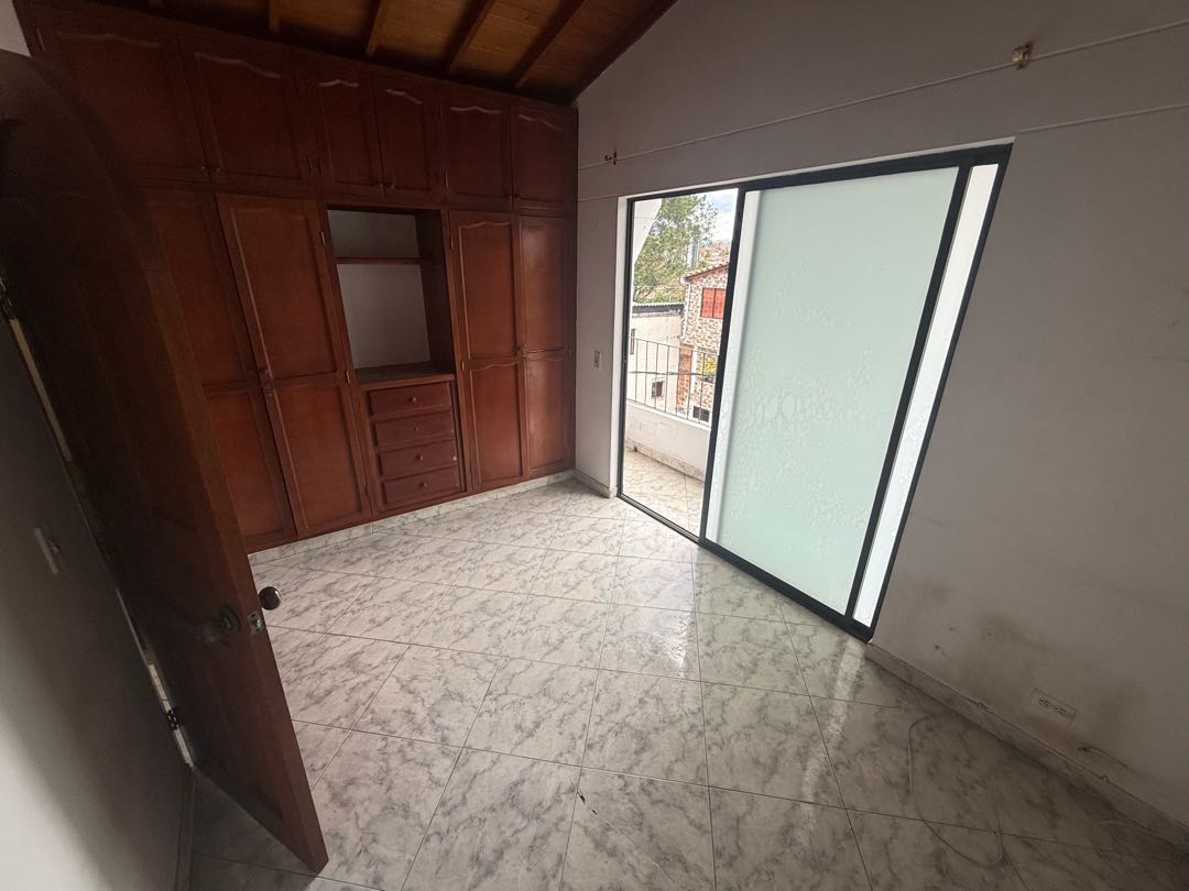 VENDO CASA EN FLORESTA LA PRADERA