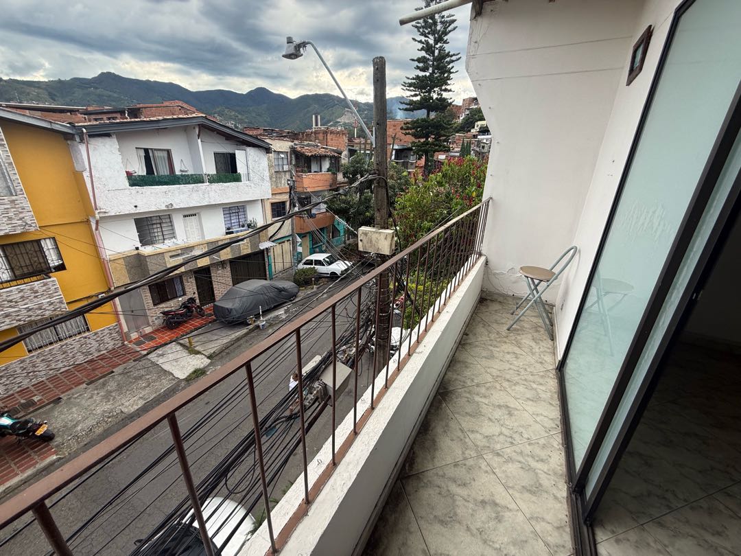 VENDO CASA EN FLORESTA LA PRADERA