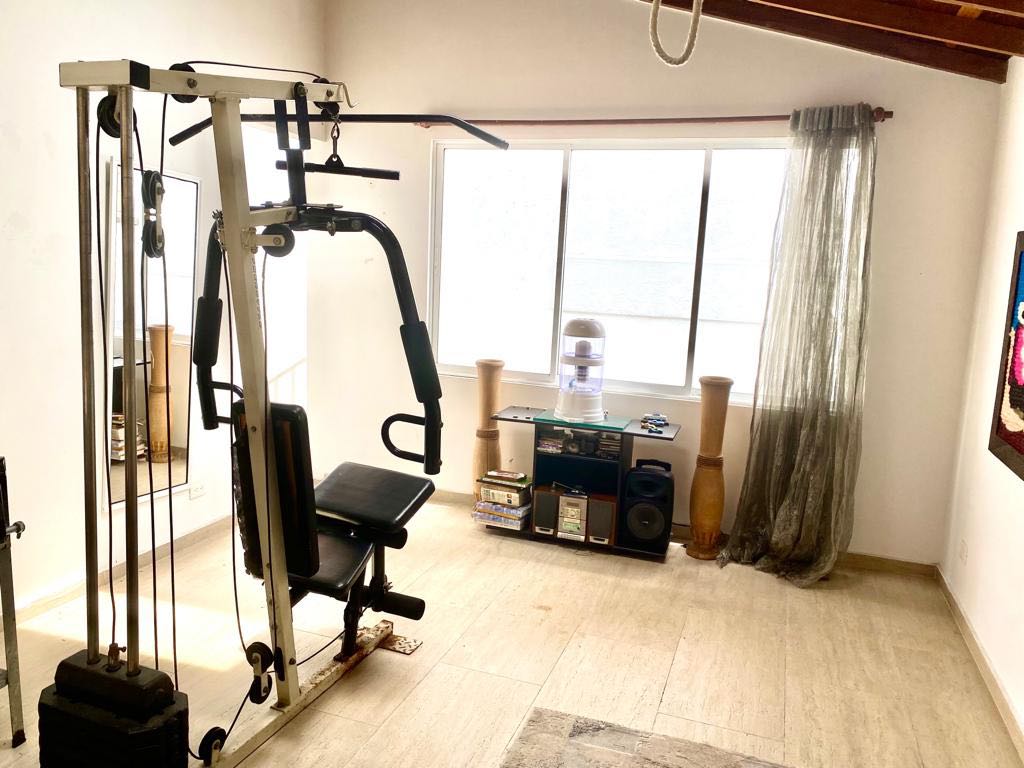 Vendo Casa en Santa Monica con Parqueadero y Jacuzzi — foto 5 de 10