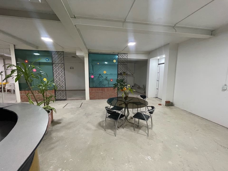 SE VENDE PROPIEDAD EN SANTA TERESITA OESTE DE CALI