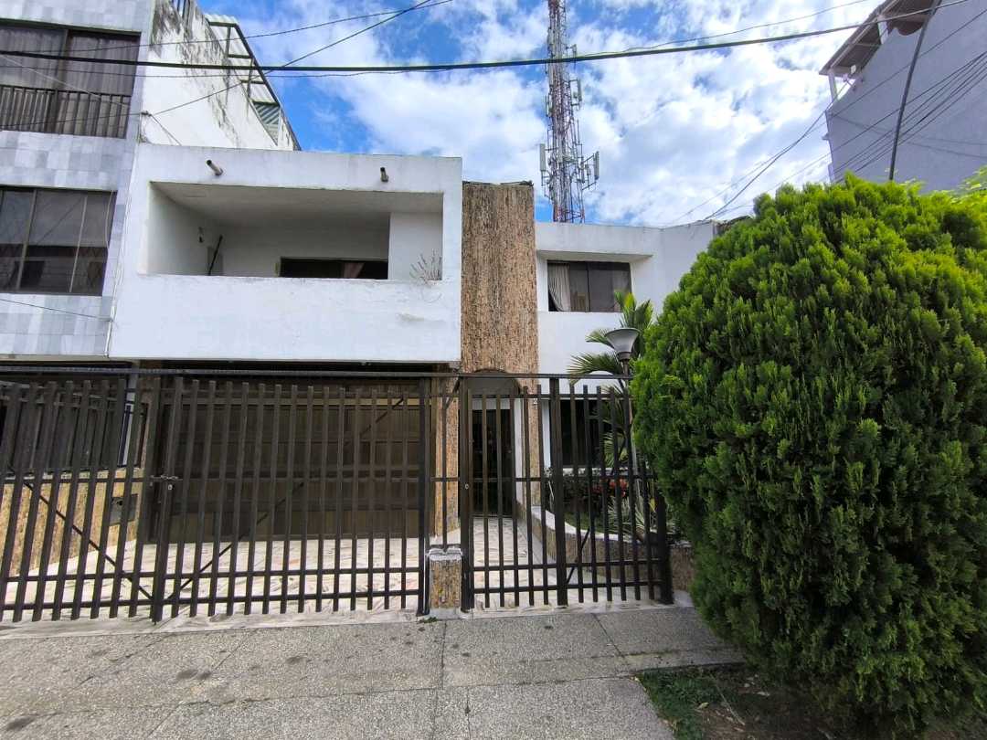 Vendo casa para remodelacion en el Barrio Las Vegas