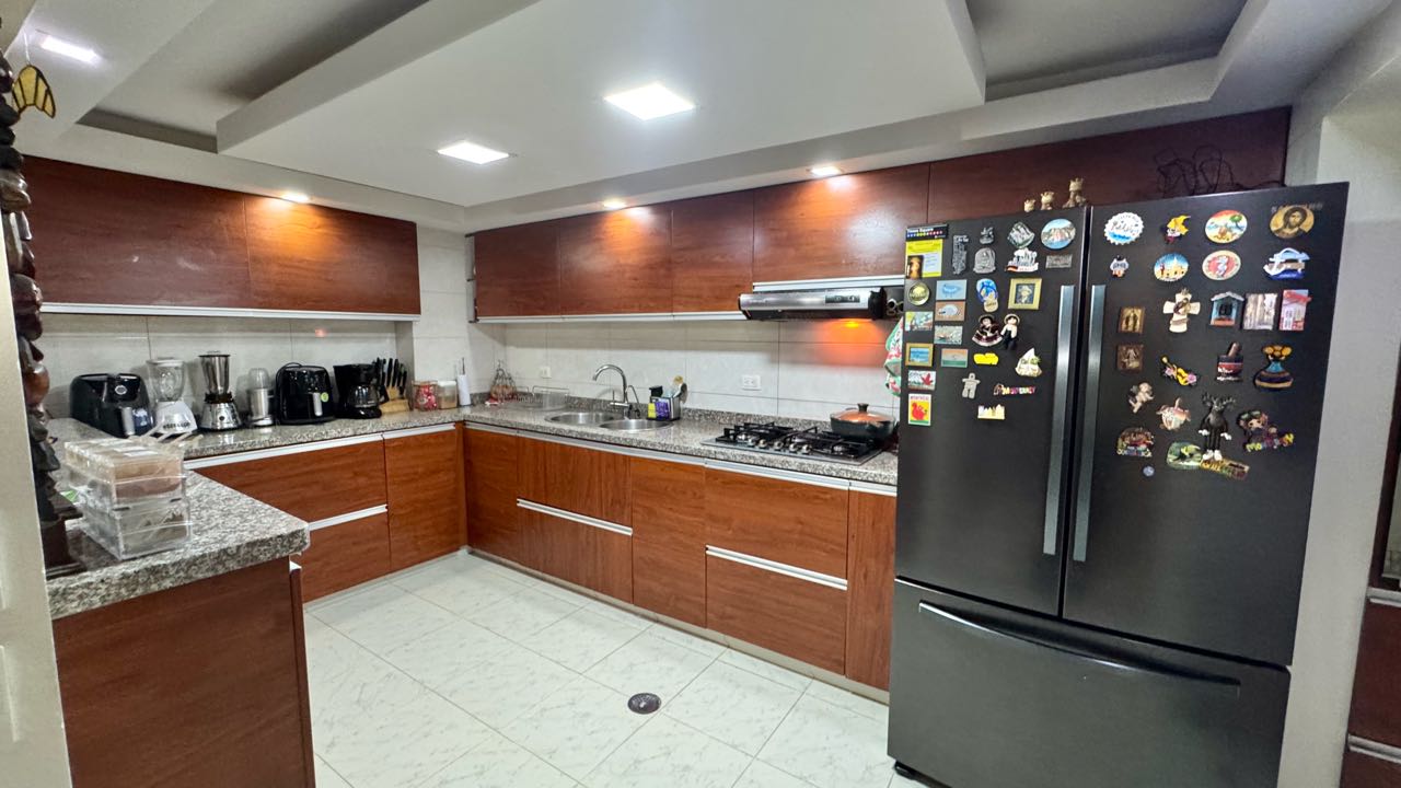 VENDO CASA QUINTAS DE DON SIMON 136m2 2 Niveles