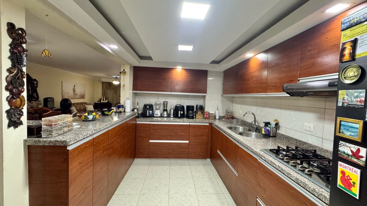 VENDO CASA QUINTAS DE DON SIMON 136m2 2 Niveles