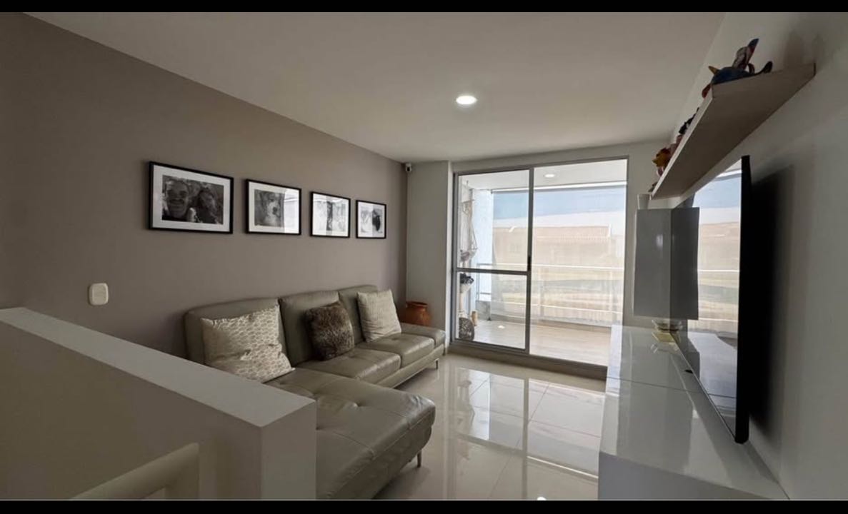VENDO HERMOSA CASA EN ALFAGUARA CASATERRA 201m2