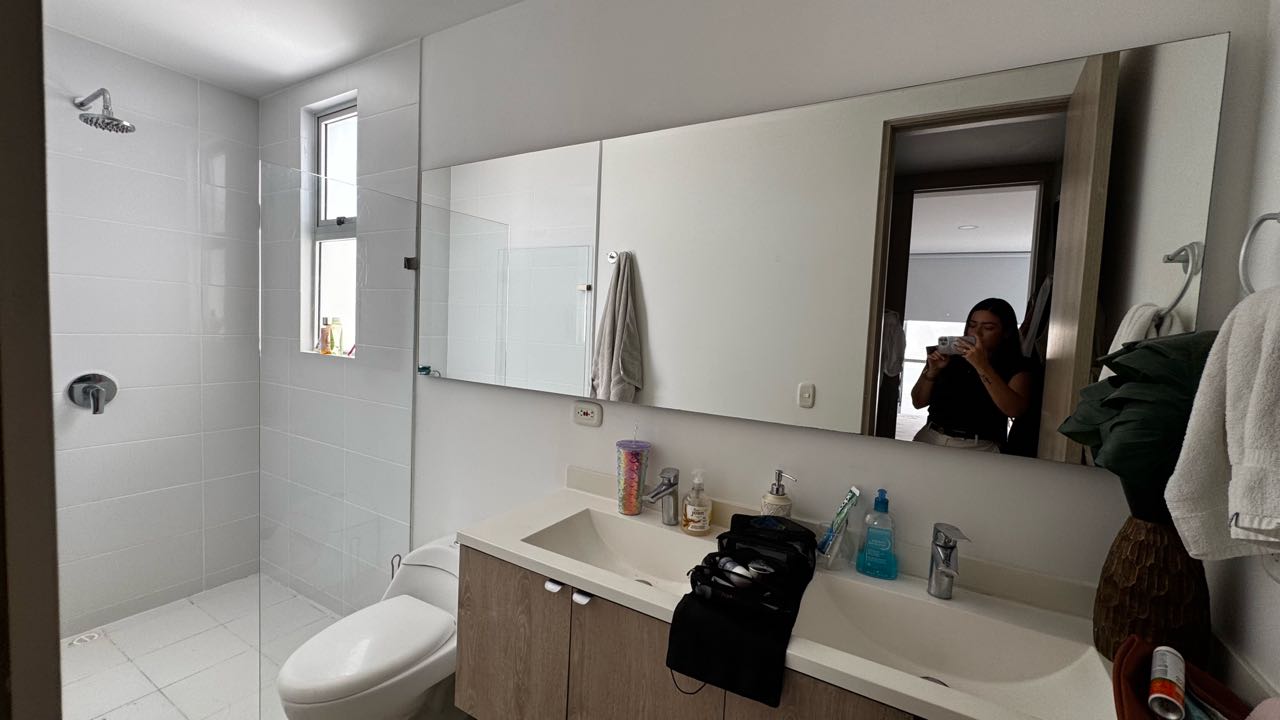 VENDO HERMOSA CASA EN ALFAGUARA CASATERRA 201m2