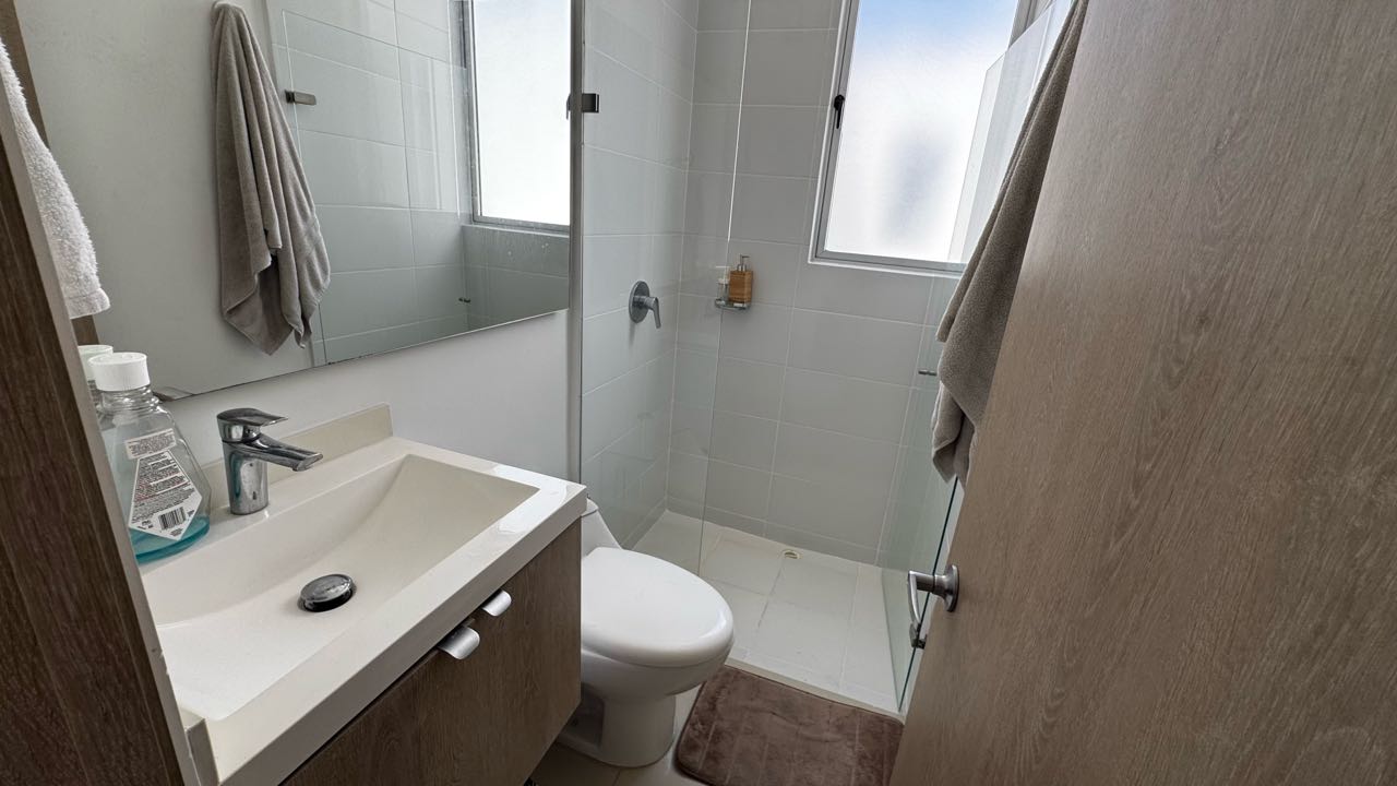 VENDO HERMOSA CASA EN ALFAGUARA CASATERRA 201m2