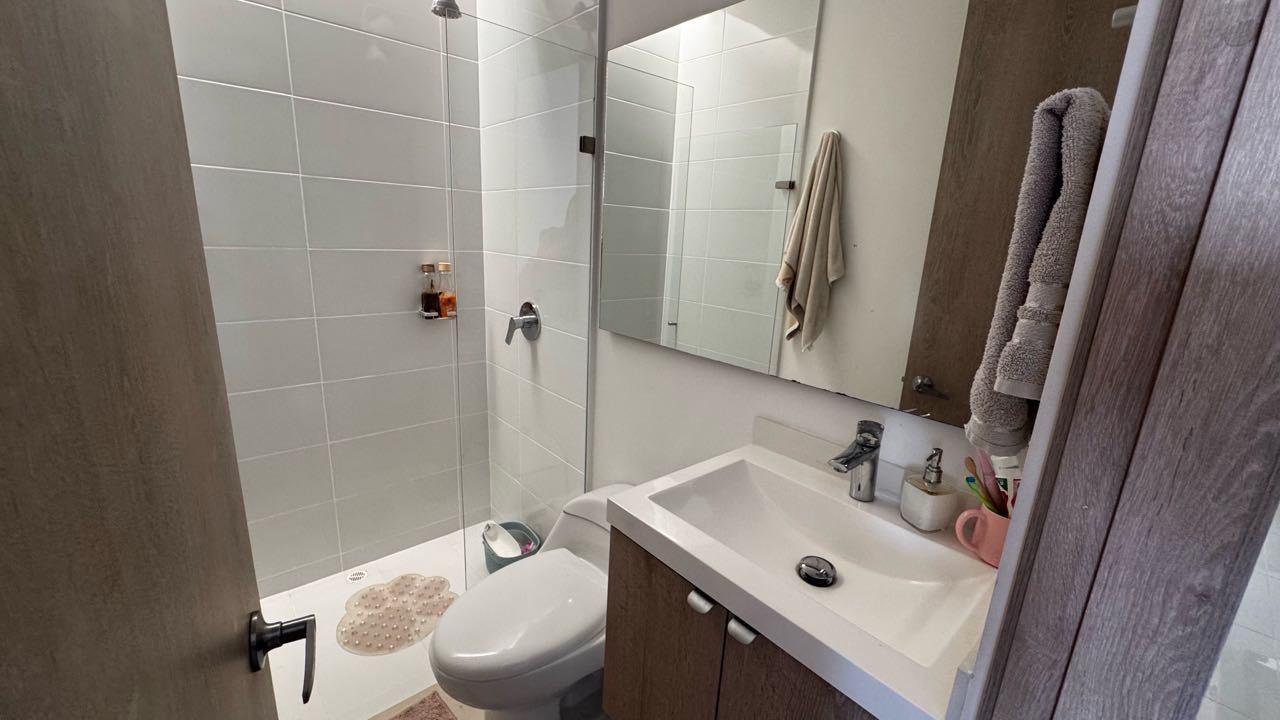 VENDO HERMOSA CASA EN ALFAGUARA CASATERRA 201m2