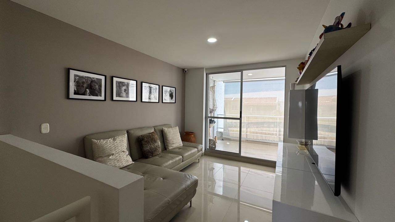 VENDO HERMOSA CASA EN ALFAGUARA CASATERRA 201m2
