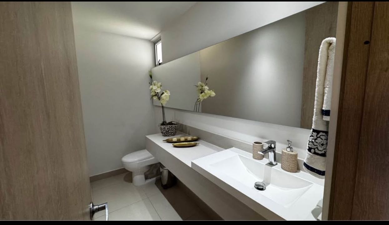 VENDO HERMOSA CASA EN ALFAGUARA CASATERRA 201m2
