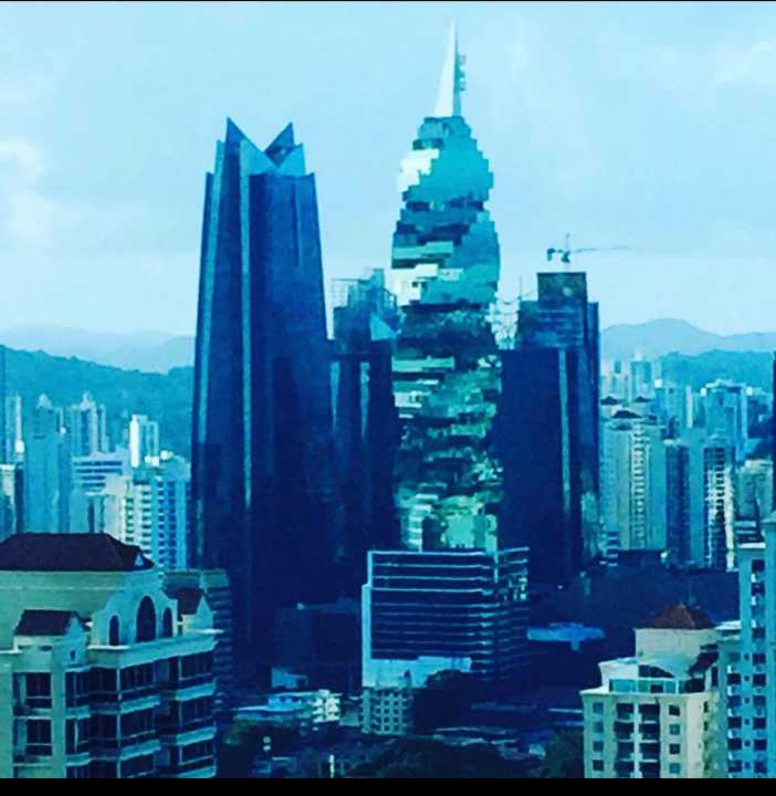 VENDO LUJOSA OFICINA  EN EL EDIFICIO F&F TOWER