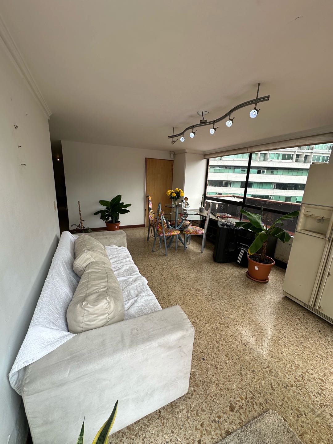 Vendo Penthouse con terraza en L en Milla de Oro 228 m² para remodelar — foto 3 de 20
