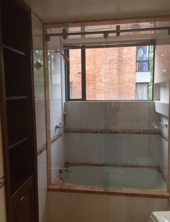 VENDO:APARTAMENTO;LA CAROLINA:200MT2:3H:2G