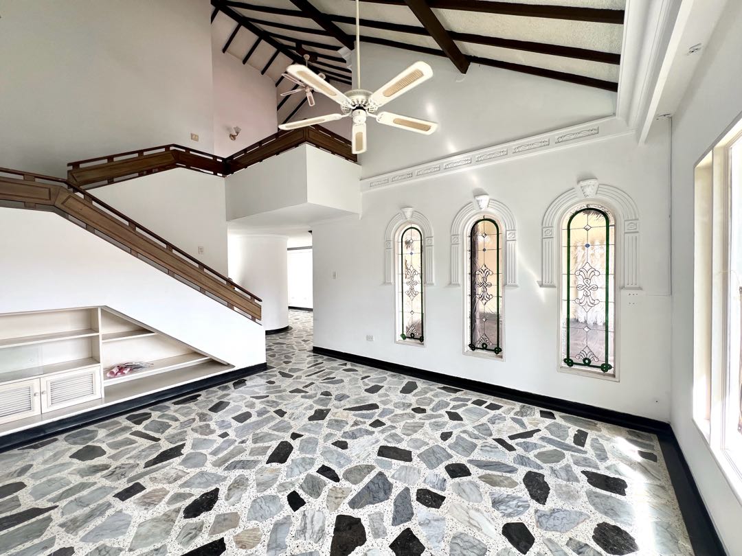 VENTA AMPLIA CASA CONJUNTO CERRADO LA ELVIRA PEREIRA