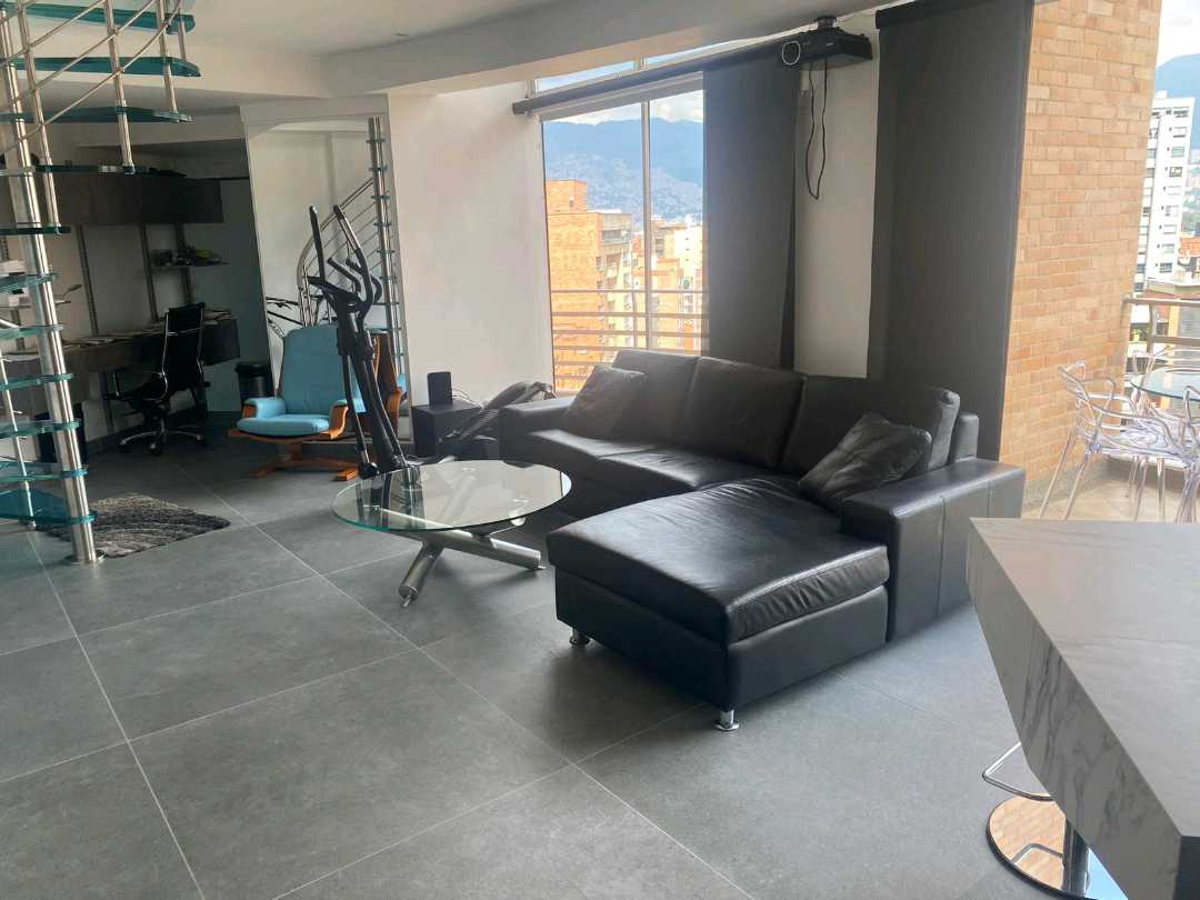 Venta Apartaestudio tipo Loft Santa Teresita Laureles Medellín
