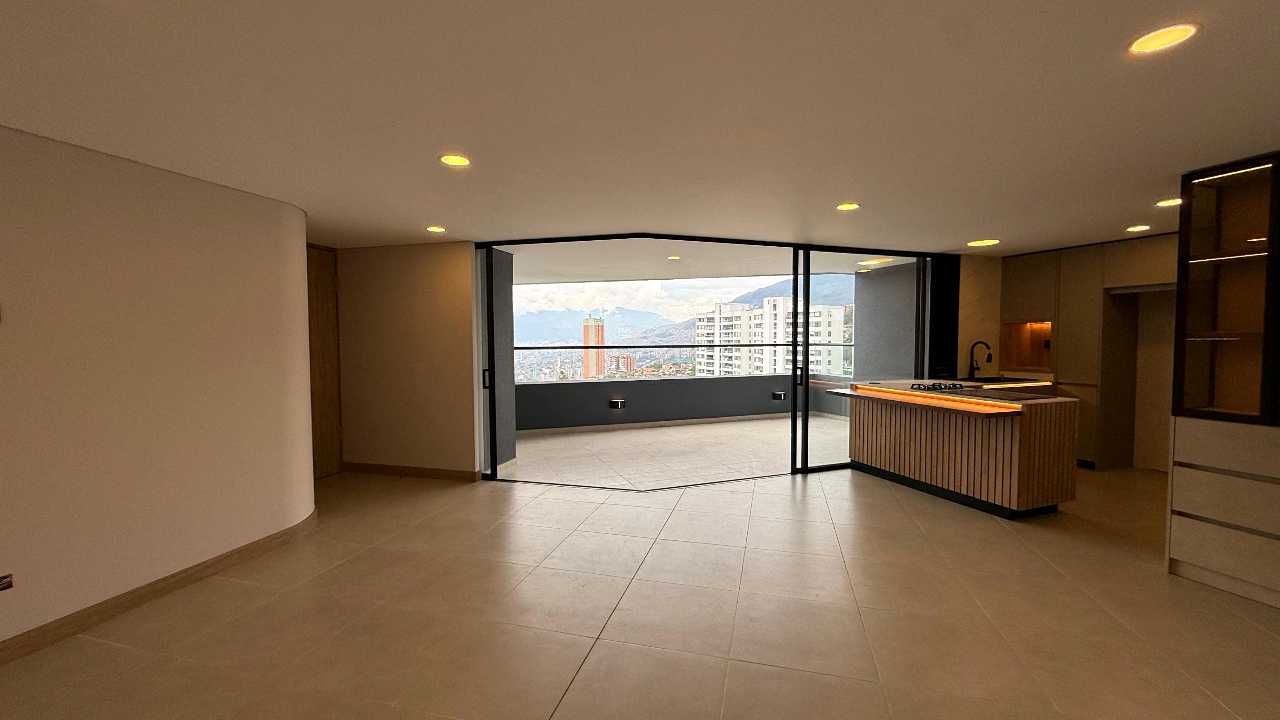 Venta Apartamento Con Hermosa Vista Palmas Medellín