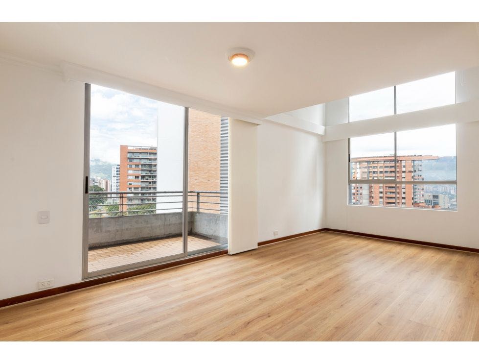 VENTA APARTAMENTO DUPLEX POBLADO MEDELLIN MILLA DE ORO