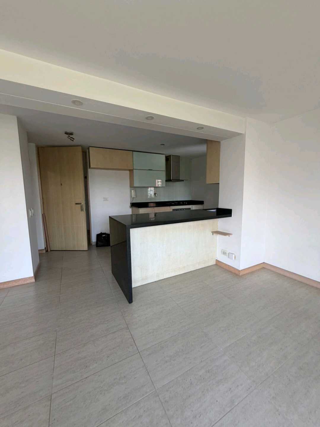 Venta Apartamento Loma Los Bernal, Med, | Piso 9 | 96m² | Club House