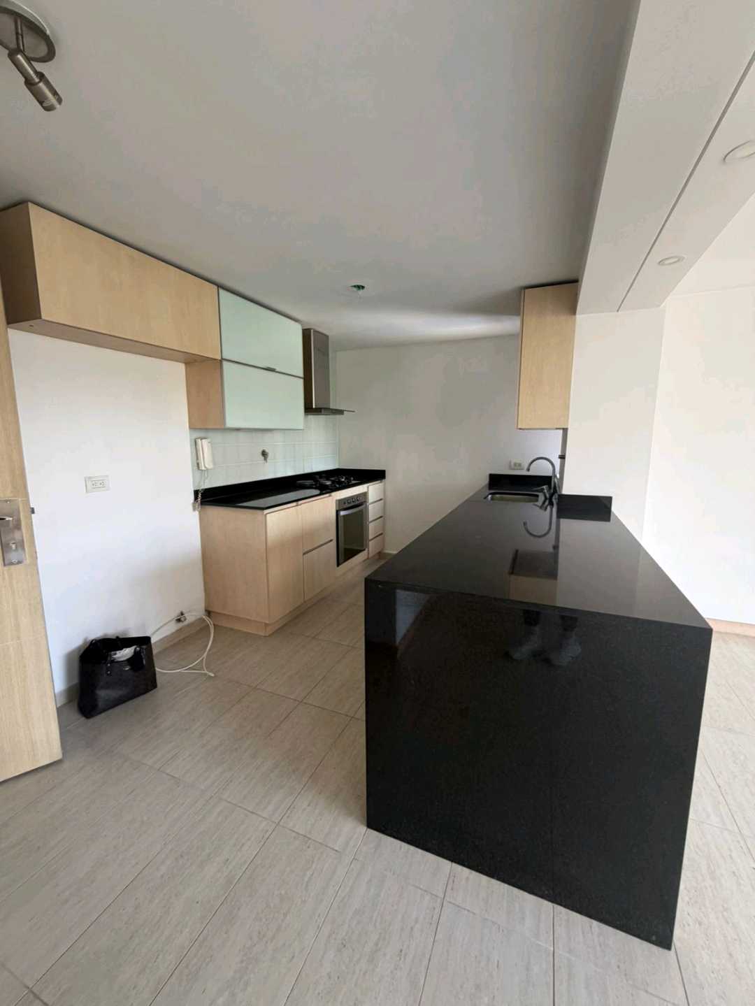 Venta Apartamento Loma Los Bernal, Med, | Piso 9 | 96m² | Club House