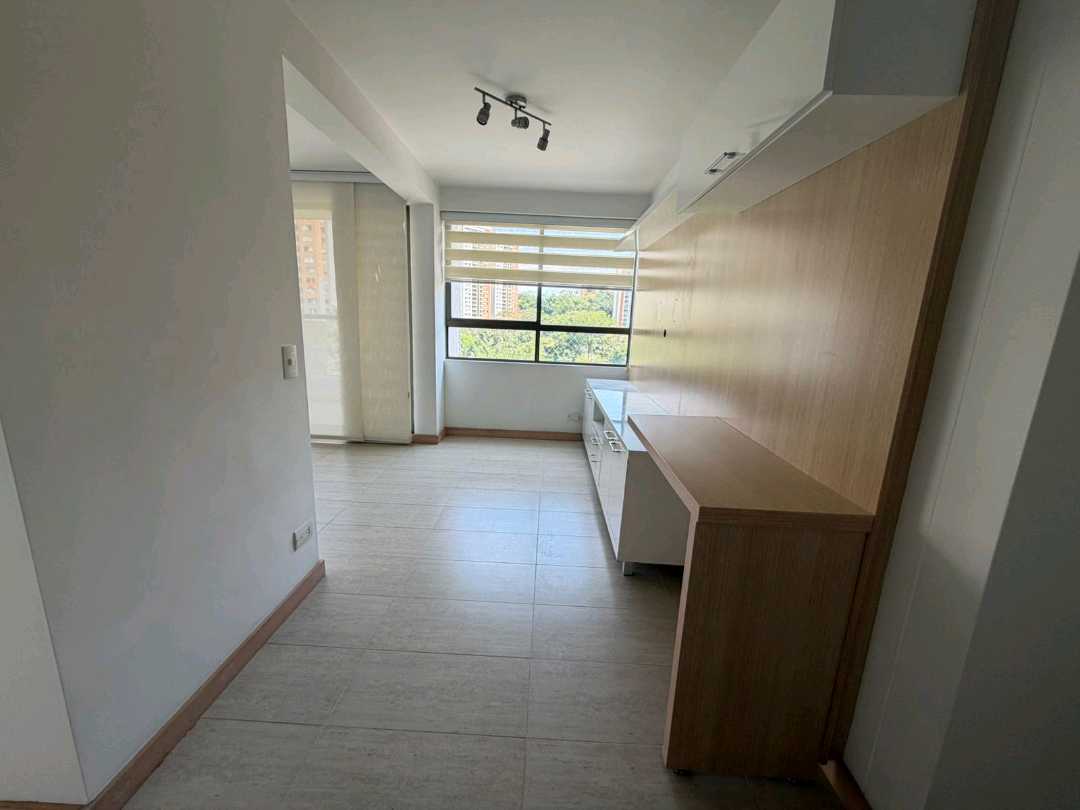 Venta Apartamento Loma Los Bernal, Med, | Piso 9 | 96m² | Club House