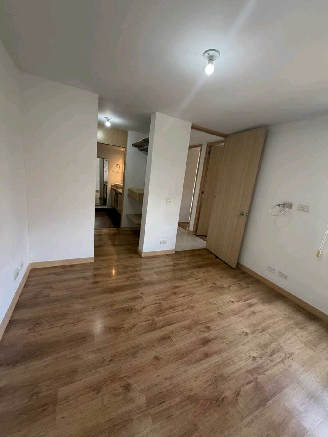 Venta Apartamento Loma Los Bernal, Med, | Piso 9 | 96m² | Club House