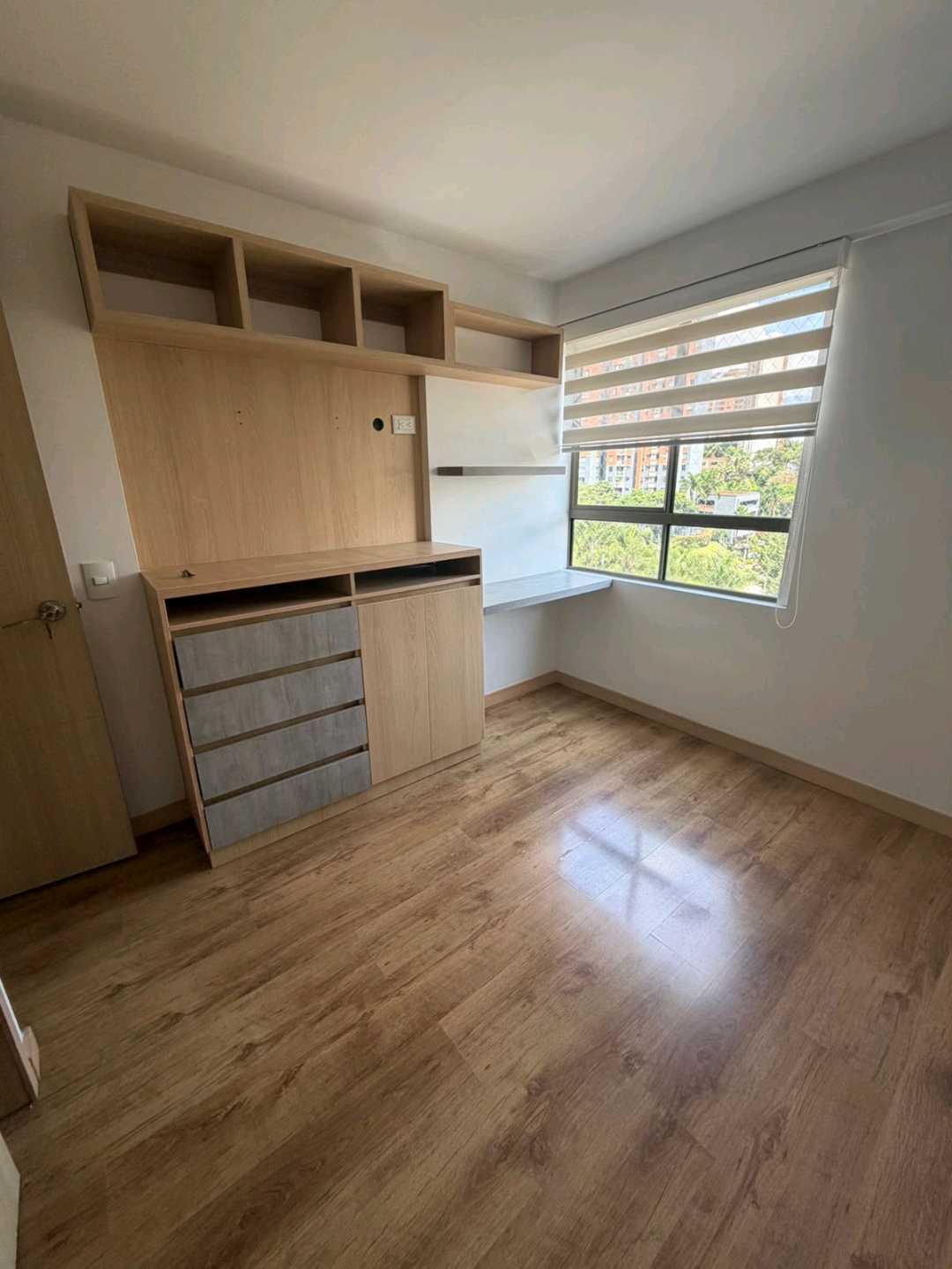 Venta Apartamento Loma Los Bernal, Med, | Piso 9 | 96m² | Club House