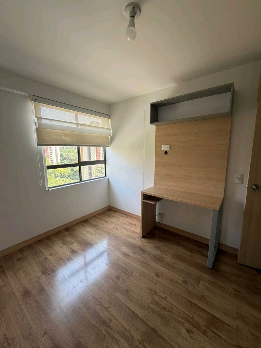 Venta Apartamento Loma Los Bernal, Med, | Piso 9 | 96m² | Club House