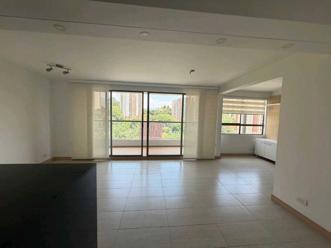 Venta Apartamento Loma Los Bernal, Med, | Piso 9 | 96m² | Club House