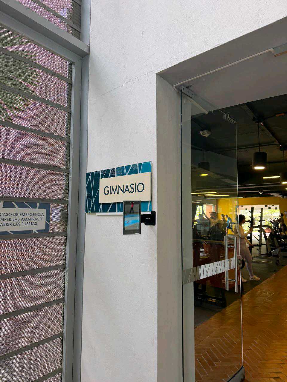 Venta Apartamento Loma Los Bernal, Med, | Piso 9 | 96m² | Club House