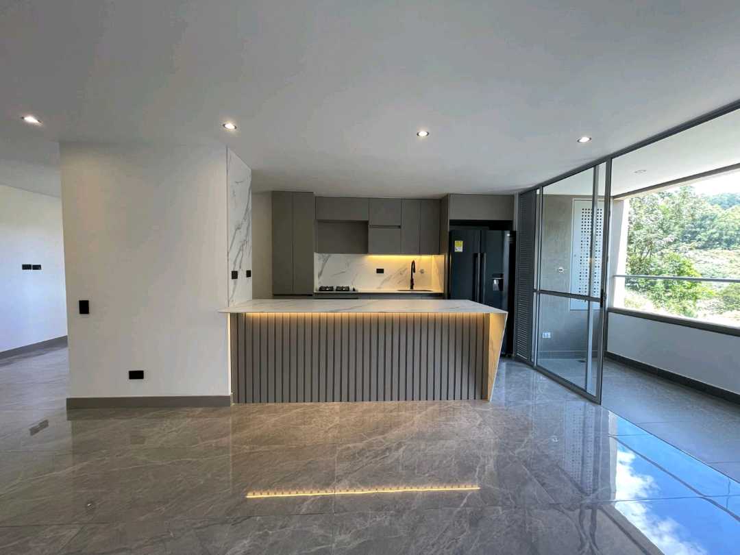 Venta Apartamentos Loma De San José Sabaneta