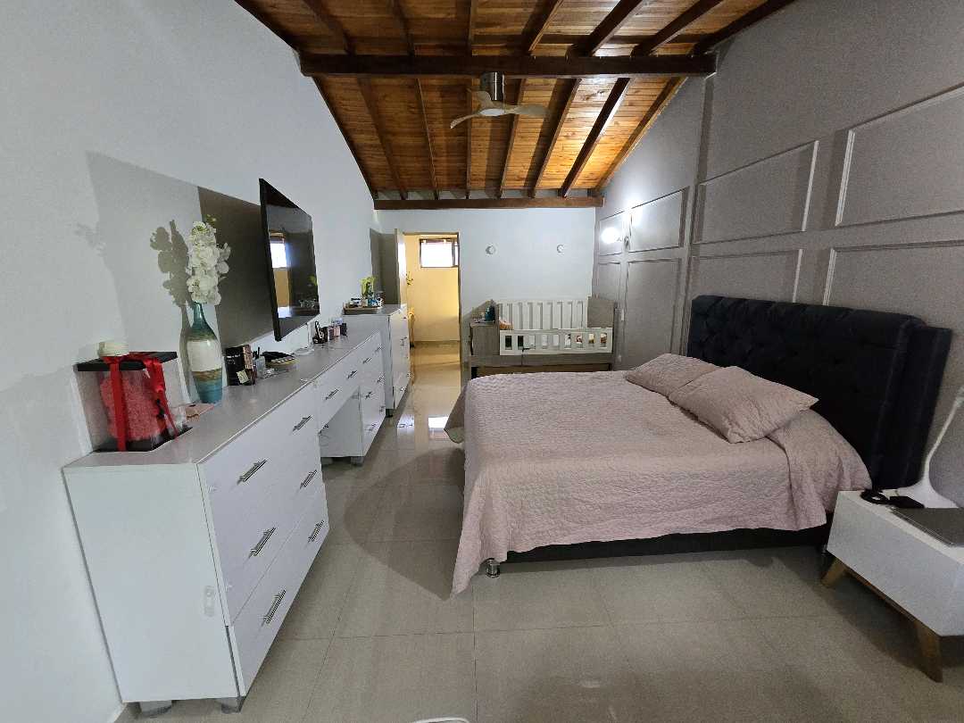 Vendo casa calasanz