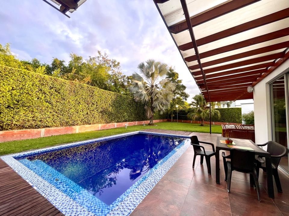 VENTA-RENTA CASA CAMPESTRE EN CONDOMINIO CERRITOS PEREIRA