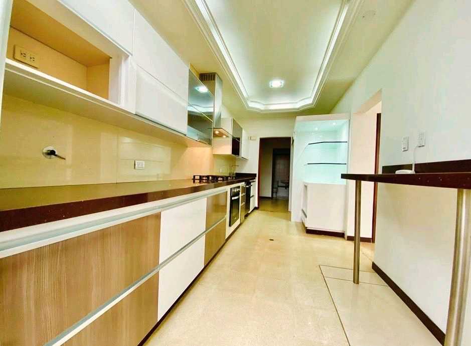 Venta casa cerca a las Palmas y transversal superior