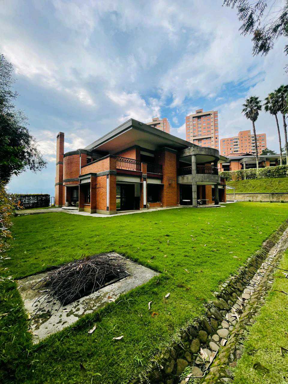Venta Casa La Calera EL Poblado Medellín