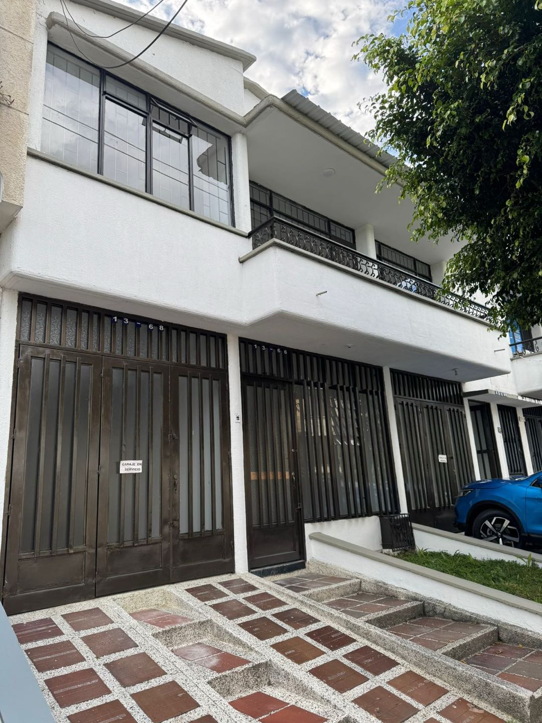 VENTA ALMPLIA CASA COMERCIAL SECTOR LA ELVIRA AV. 30 DE AGOSTO PEREIRA