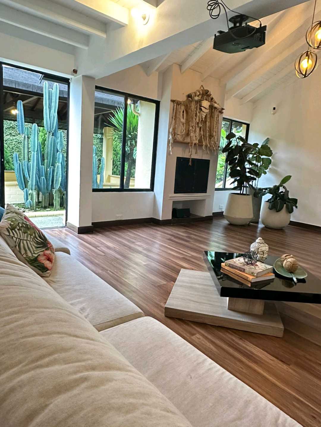 Venta Casa Loma De Los Gonzáles Poblado Medellín