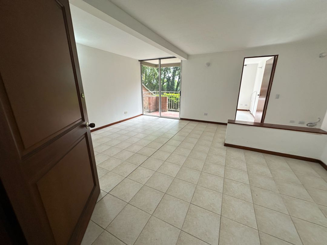 Apartamento en venta — Venta de Apartamento en el Poblado Sector Aguacatala 80 m²