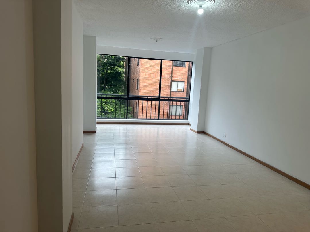 Venta de apartamento en la loma del Escobero