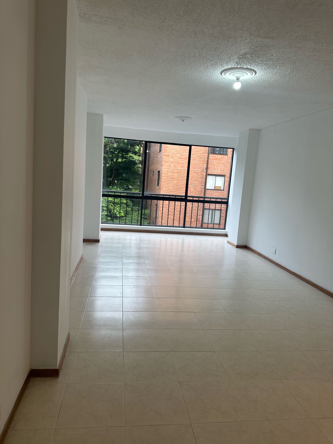 Venta de apartamento en la loma del Escobero
