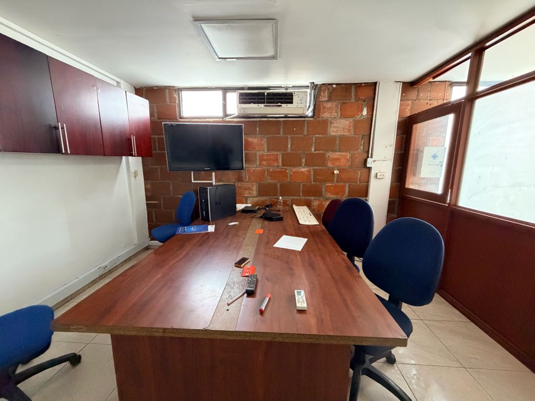 VENTA  DE BODEGA CON OFICINAS EN CALI CENTRAL BARRIO EL TRONCAL