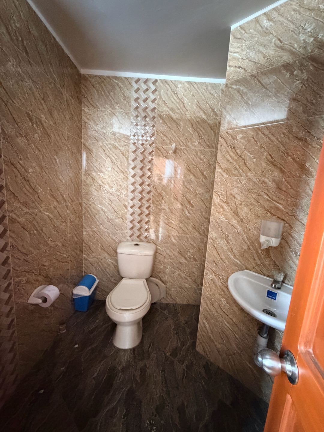 VENTA  DE BODEGA CON OFICINAS EN CALI CENTRAL BARRIO EL TRONCAL