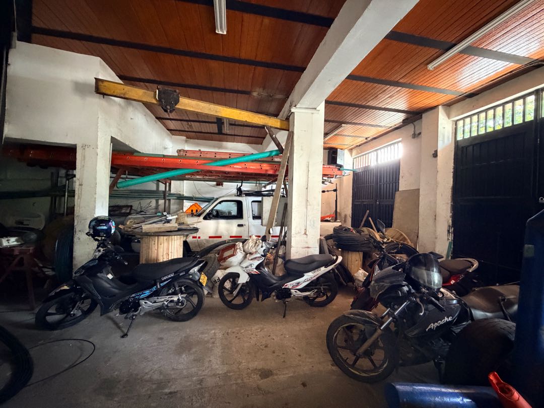 VENTA  DE BODEGA CON OFICINAS EN CALI CENTRAL BARRIO EL TRONCAL