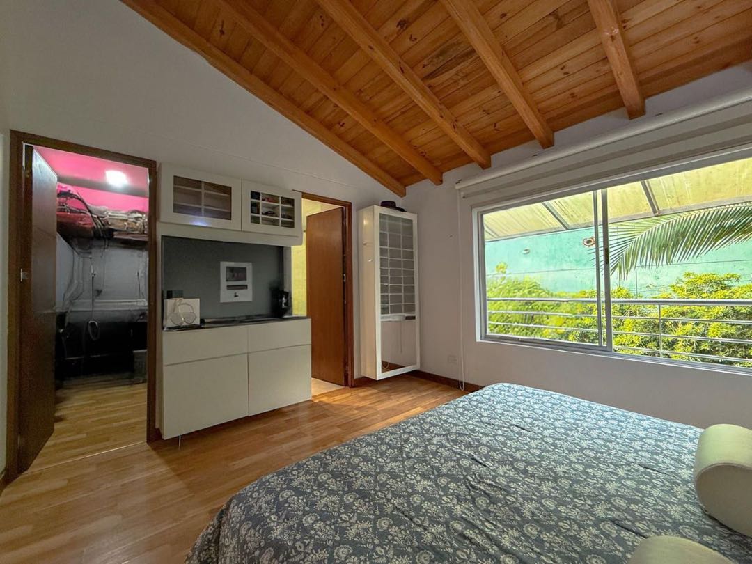 Venta de casa campestre en  Envigado de 2 plantas